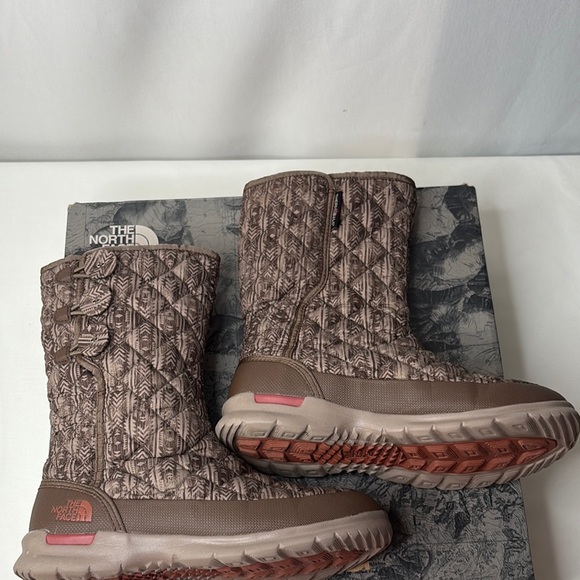 The North Face Brown Quilted Winter Boots - Picture 14 of 15